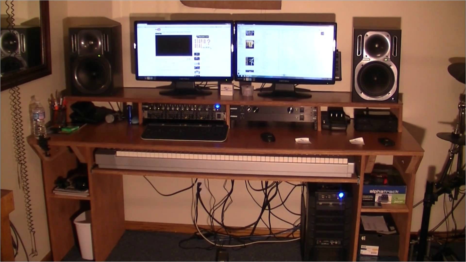 yjbln home recording desk plans