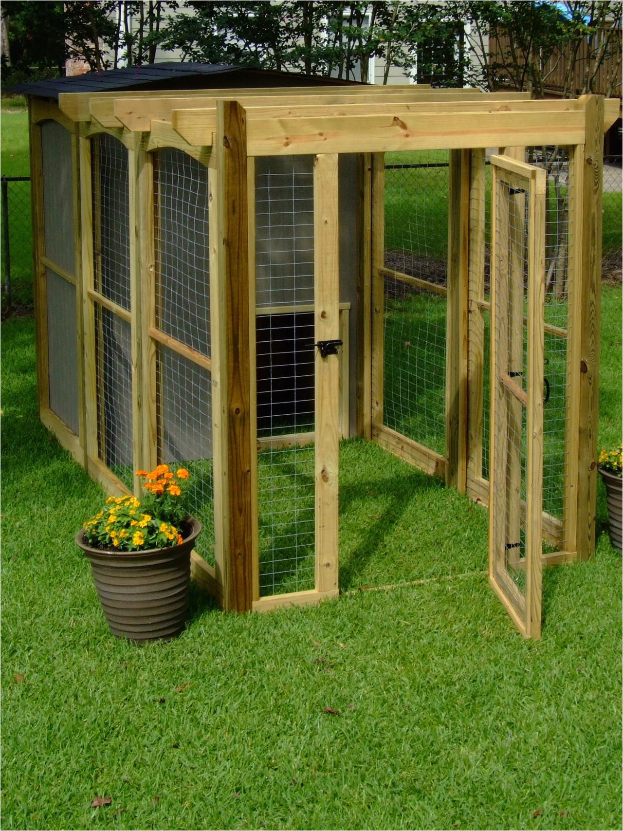 how to build a dog run with attached doghouse