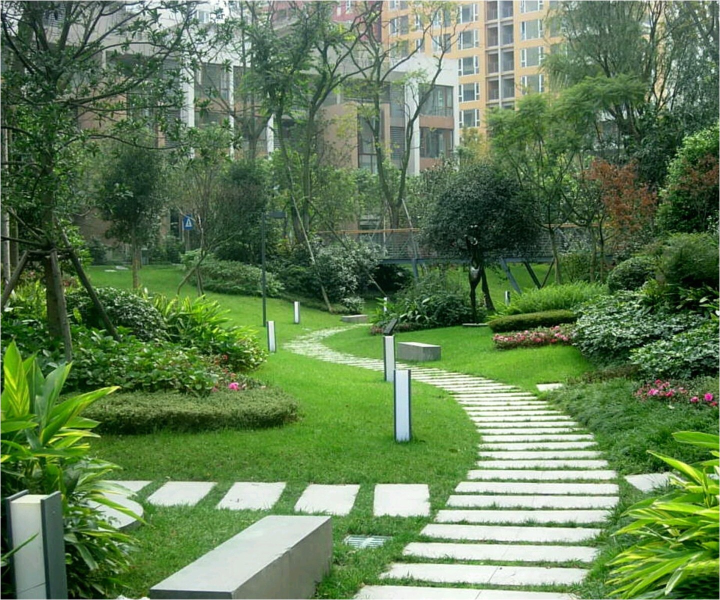 modern beautiful home gardens designs