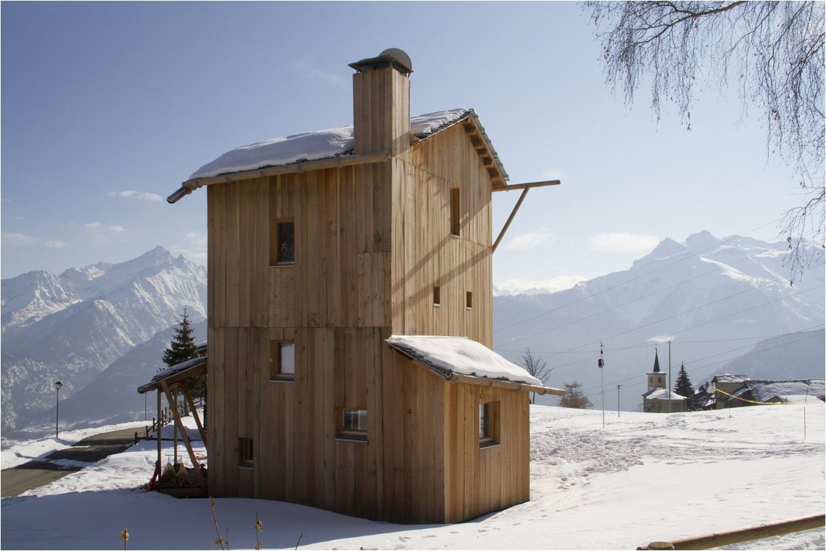 casa solare combines rustic design and energy self sufficiency studio albori