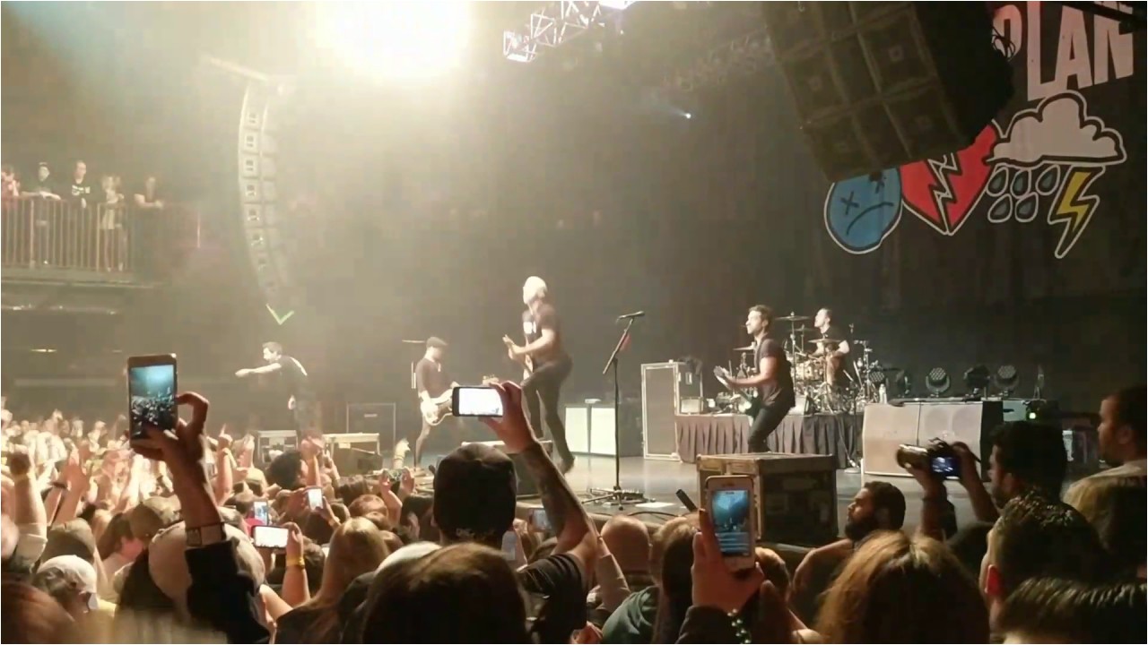 Simple Plan House Of Blues Boston Quot Addicted Quot Simple Plan 3 24 2017 House Of Blues Boston