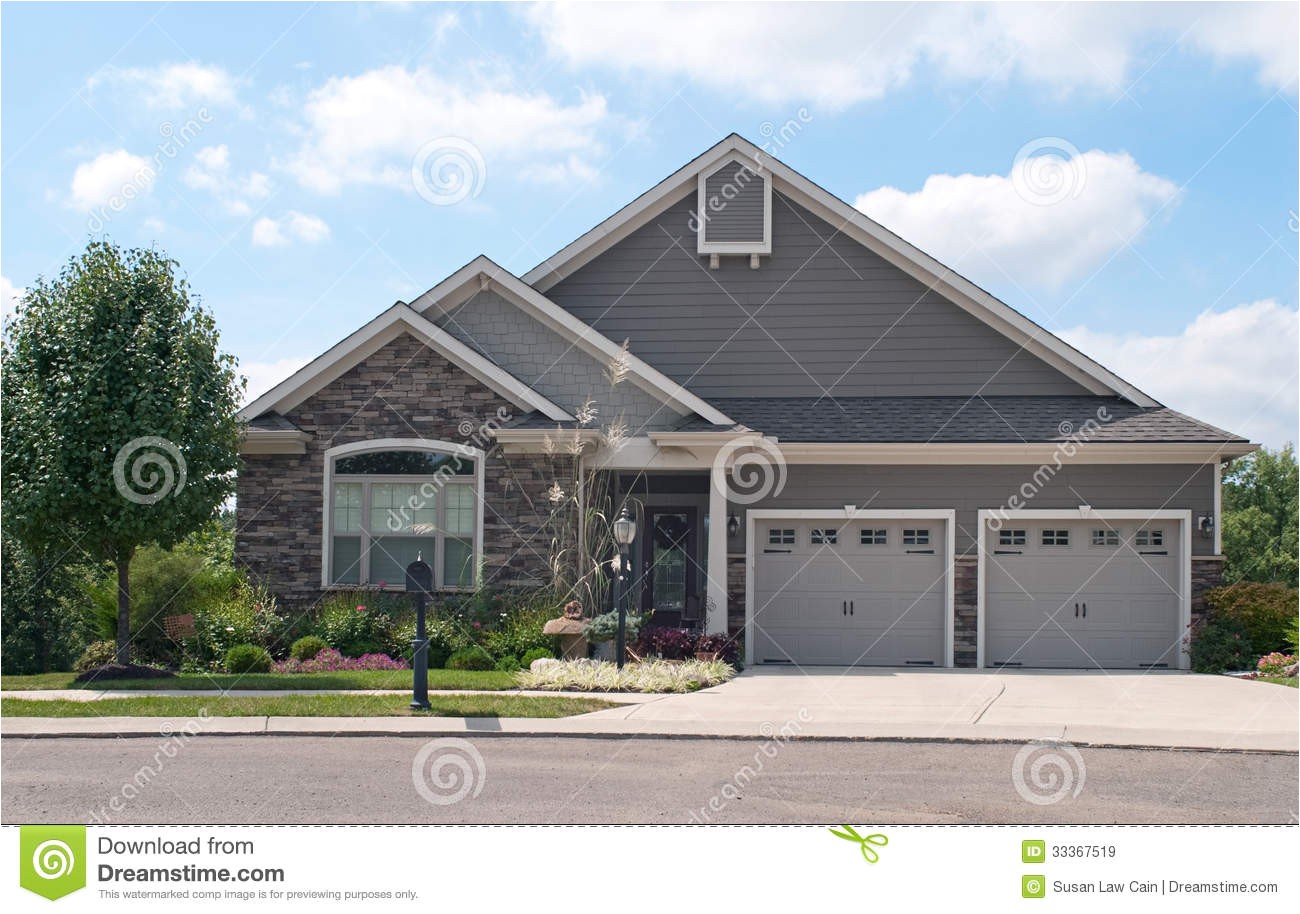royalty free stock images small house two car garage suburban image33367519