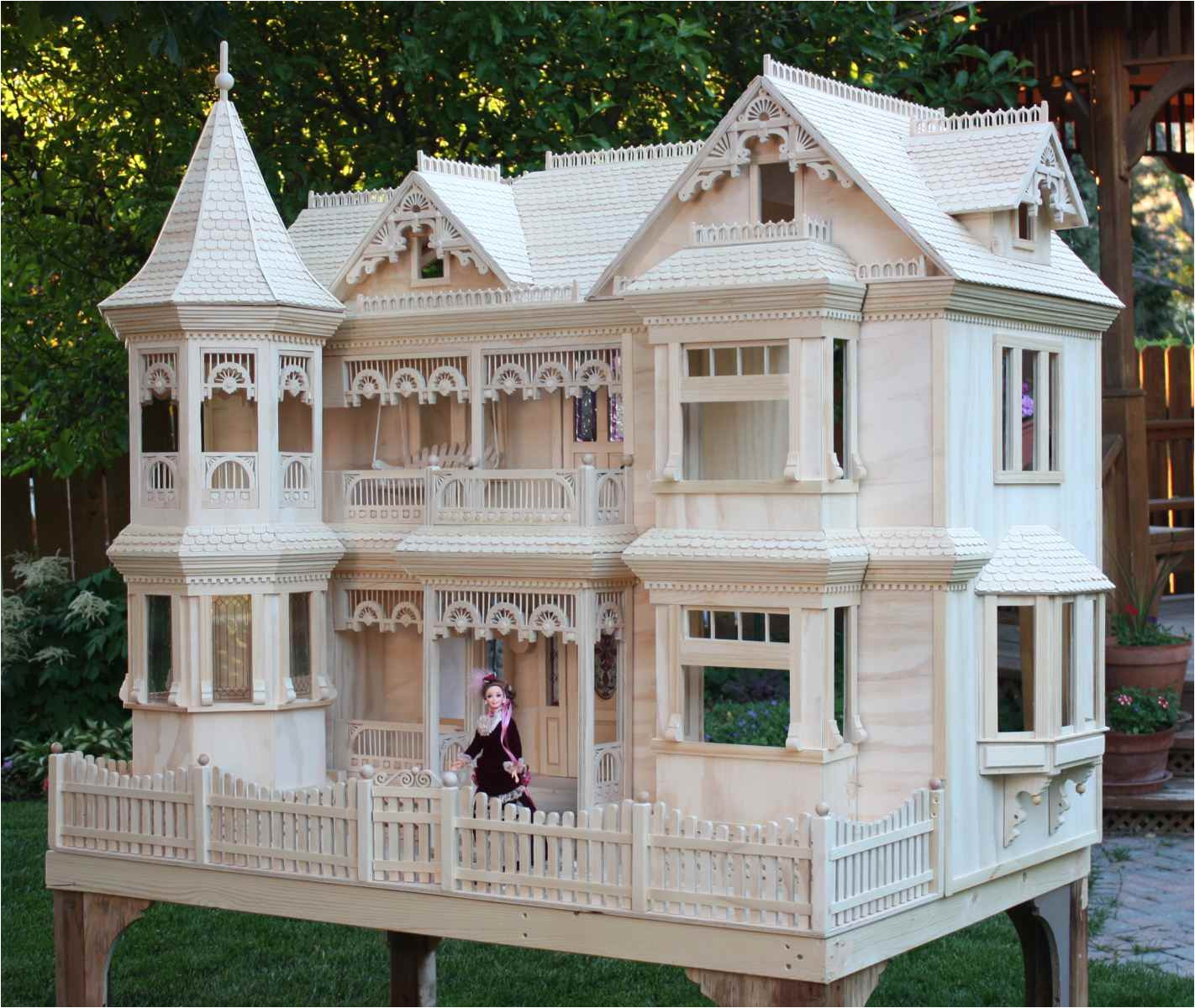 victorian dollhouse